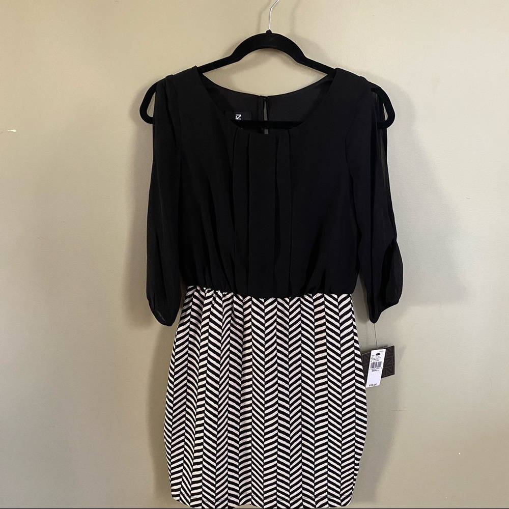 Women’s casual dress, size small, new